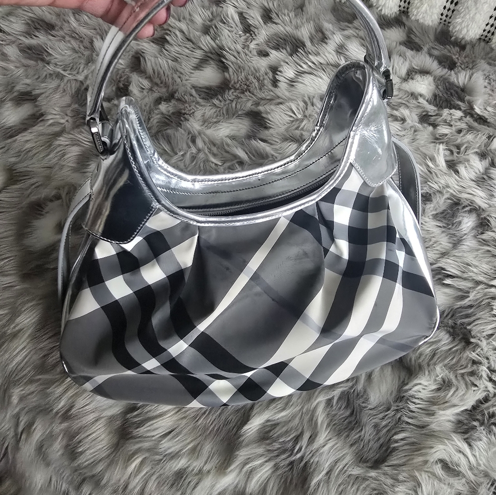 Burberry Metalic Beat Check Small Brooklyn Hobo - Picture 7 of 17